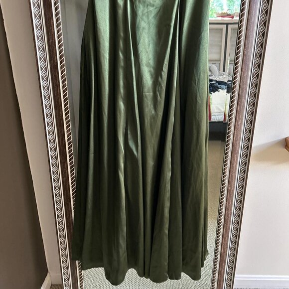 David's Bridal V-Neck Bridesmaid Dress - Picture 6 of 8